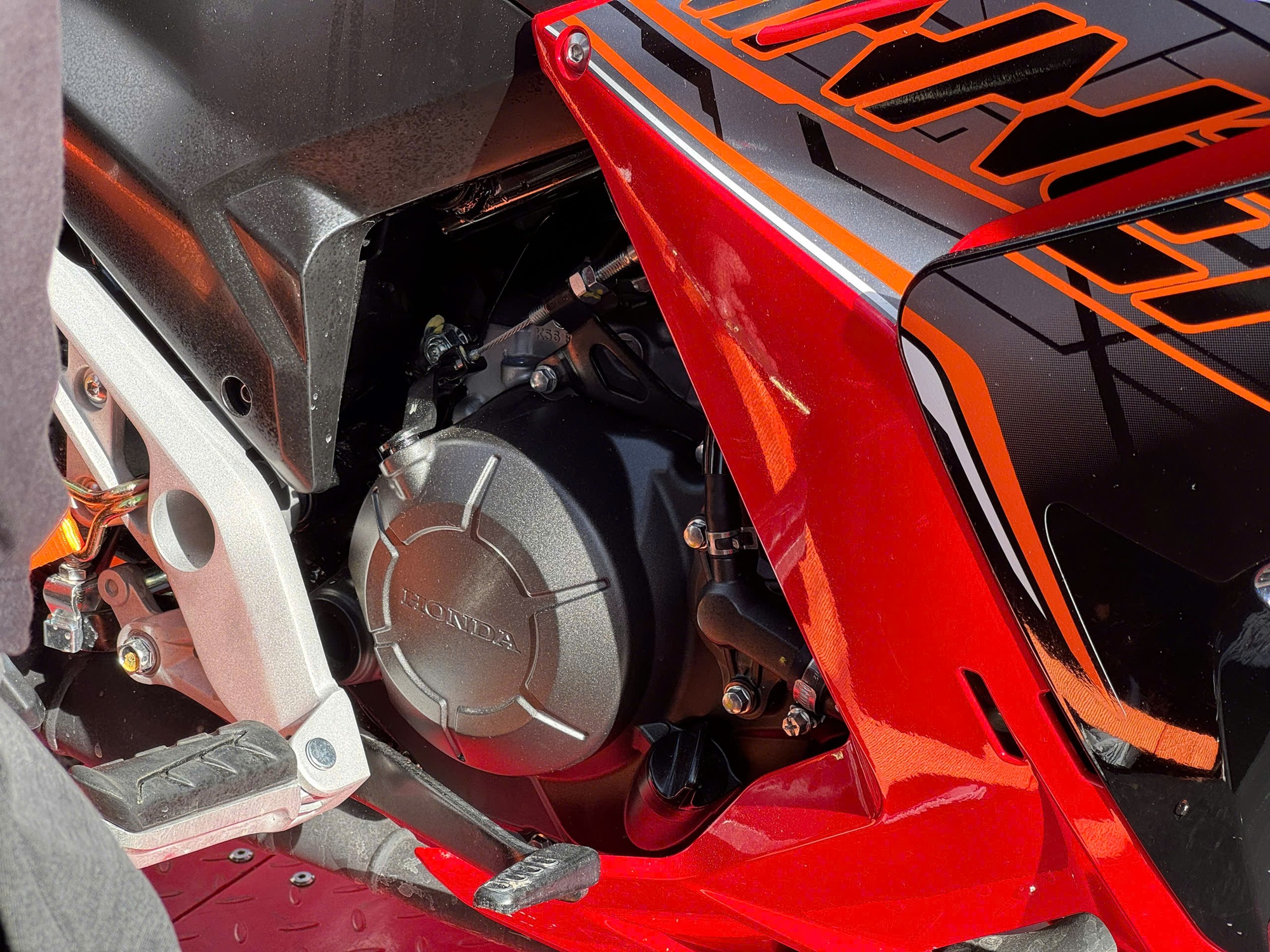 Honda ra mắt 3 xe máy mới: Winner R 'lột xác', ADV350 lần đầu xuất hiện, Rebel 1100 nâng cấp mới - Ảnh 9