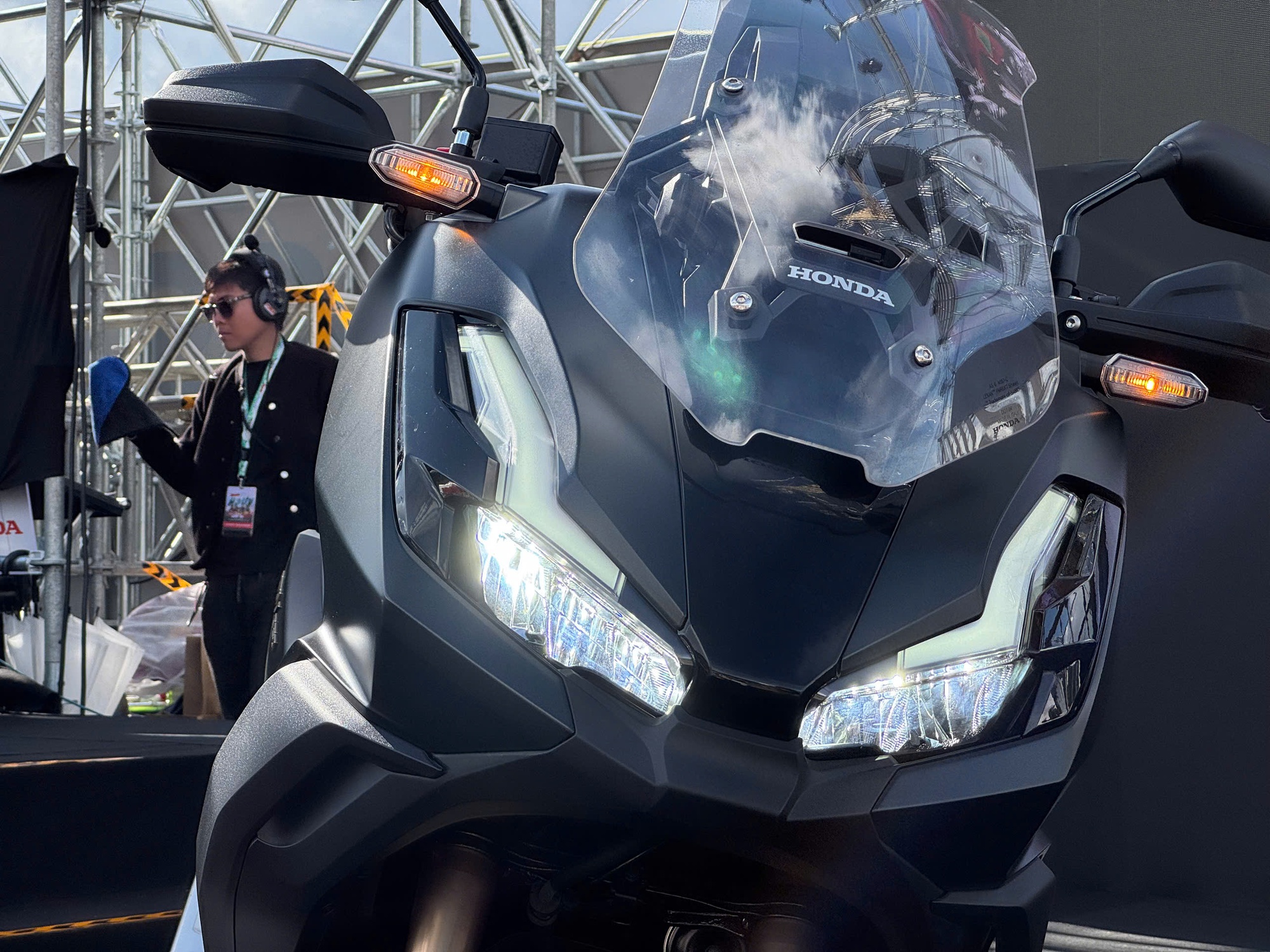 Honda ra mắt 3 xe máy mới: Winner R 'lột xác', ADV350 lần đầu xuất hiện, Rebel 1100 nâng cấp mới - Ảnh 17