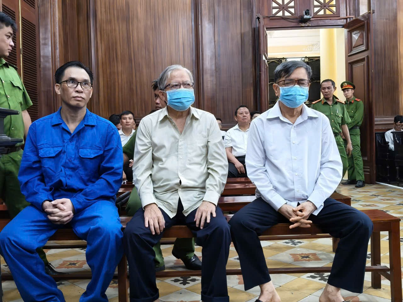 Tuyên phạt bị cáo Đinh Trường Chinh 13 năm tù, buộc nộp lại 970 tỷ đồng - Ảnh 3