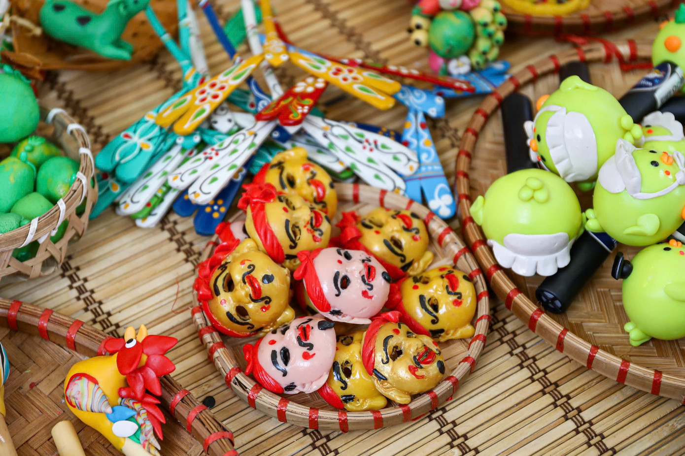 Đồ chơi trung thu truyền thống 'hồi sinh' giá tiền triệu - Ảnh 13