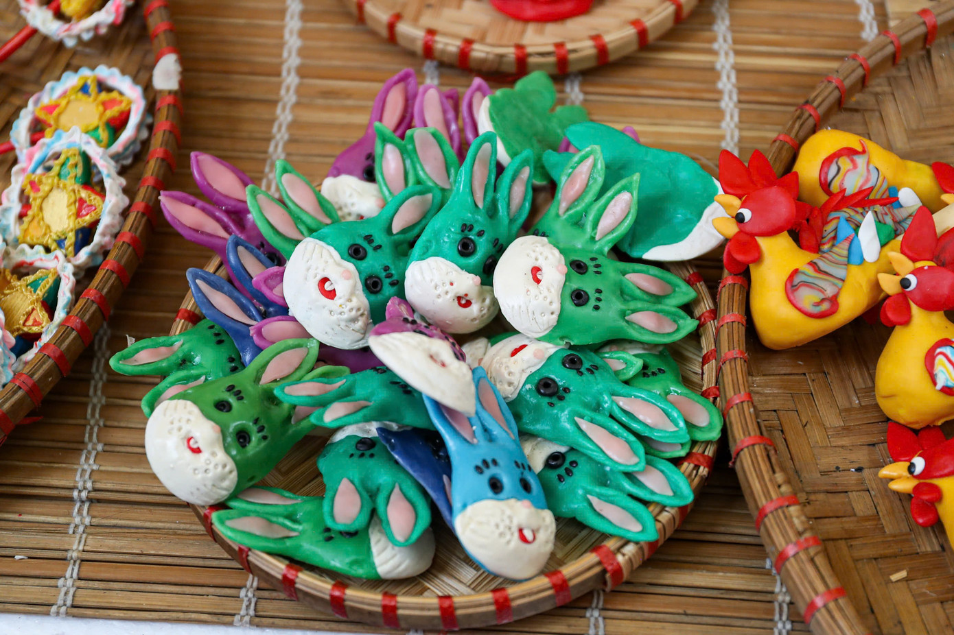 Đồ chơi trung thu truyền thống 'hồi sinh' giá tiền triệu - Ảnh 1