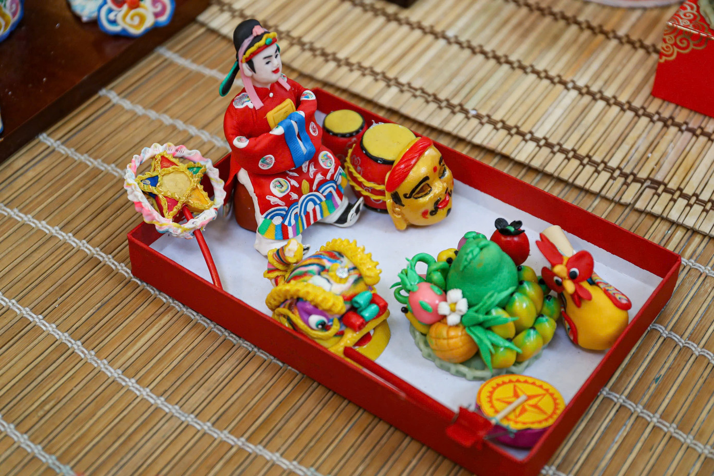 Đồ chơi trung thu truyền thống 'hồi sinh' giá tiền triệu - Ảnh 11