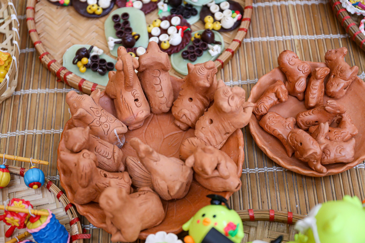 Đồ chơi trung thu truyền thống 'hồi sinh' giá tiền triệu - Ảnh 16