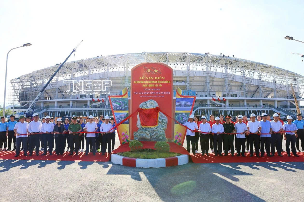 Diễn biến mới tại sân vận động 22.000 chỗ ngồi lớn nhất miền núi phía Bắc, trị giá hơn 500 tỷ đồng sắp hoàn thành - Ảnh 1