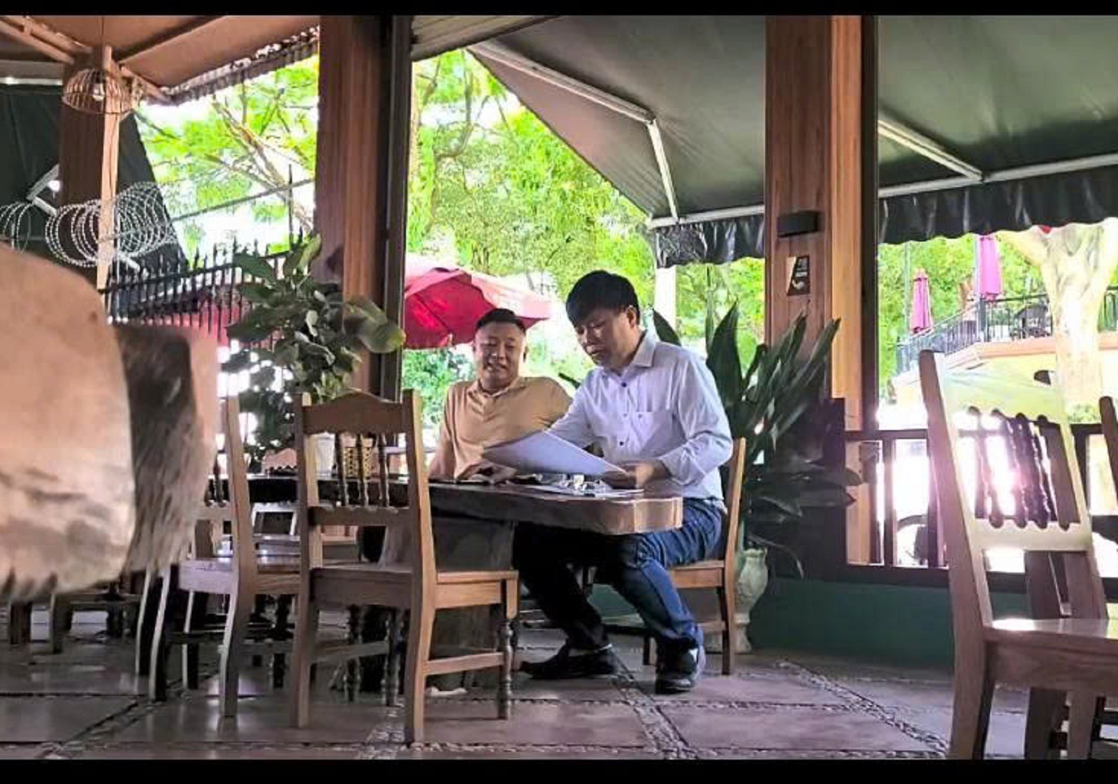 Bị lừa mất tiền, người mua nhà ở xã hội vẫn nghĩ ‘cò’ đã giúp mình - Ảnh 7