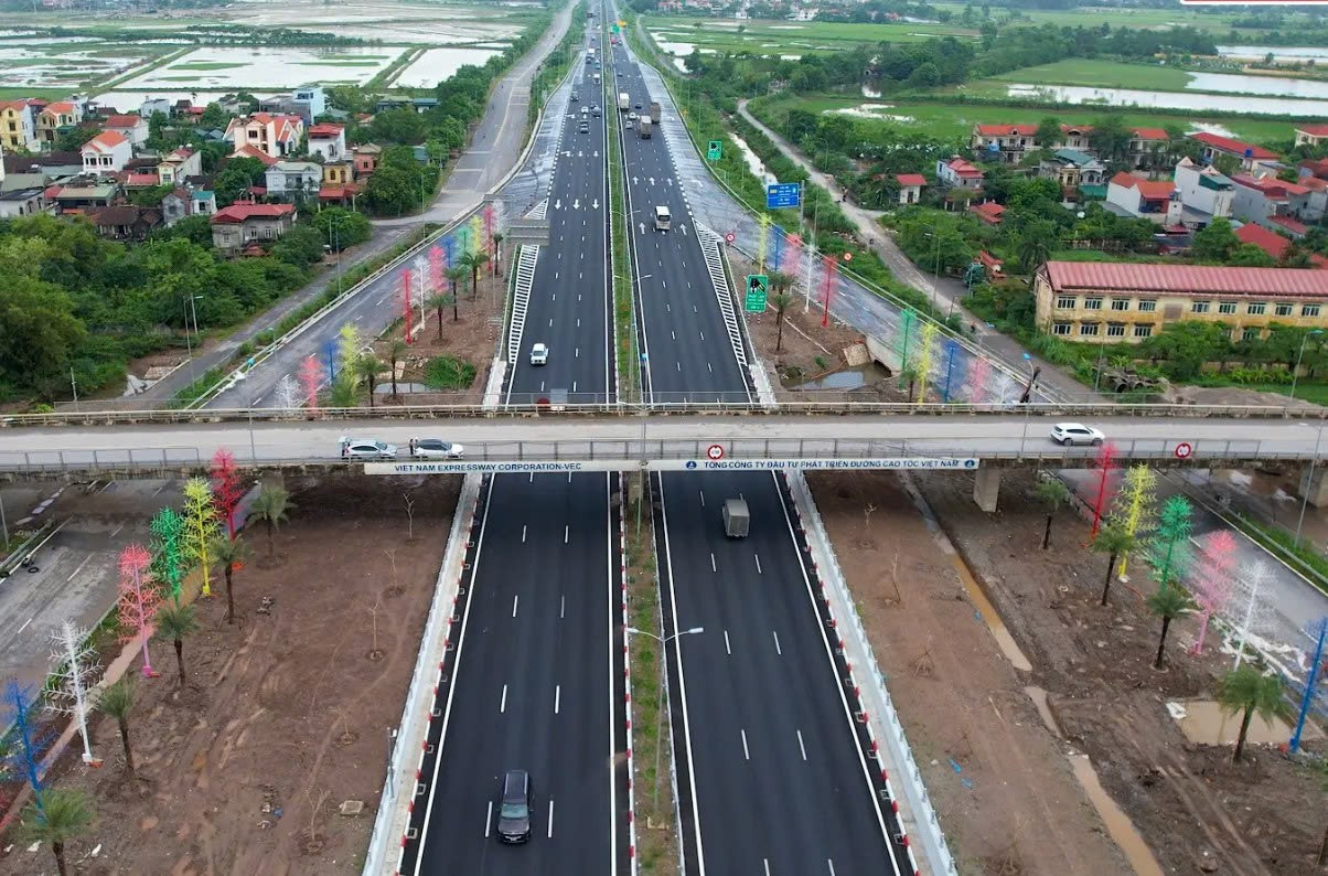 Khánh thành đường hơn 5.000 tỷ đồng kết nối Ninh Bình – Hưng Yên – Hải Phòng - Ảnh 2