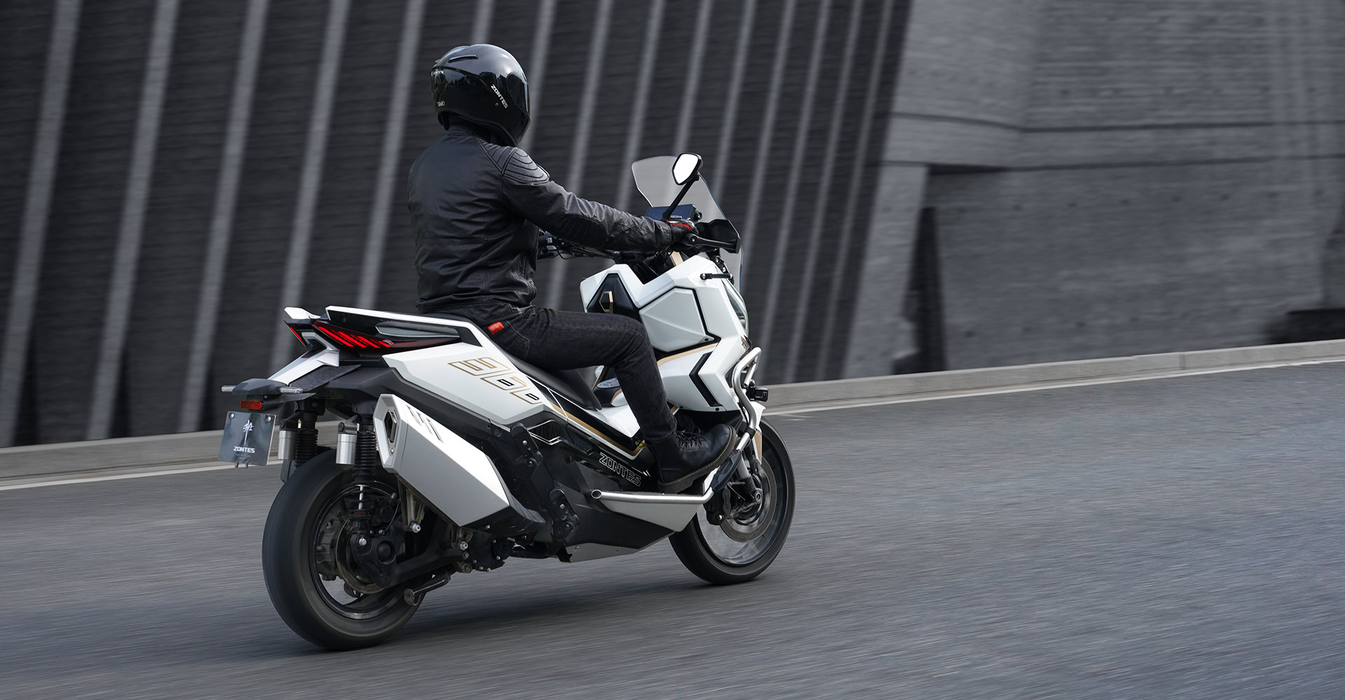 Ở Việt Nam có xe tay ga cốp rộng gấp rưỡi Lead, đầy bình đi 500 km, động cơ khỏe hơn của Honda, Yamaha - Ảnh 2