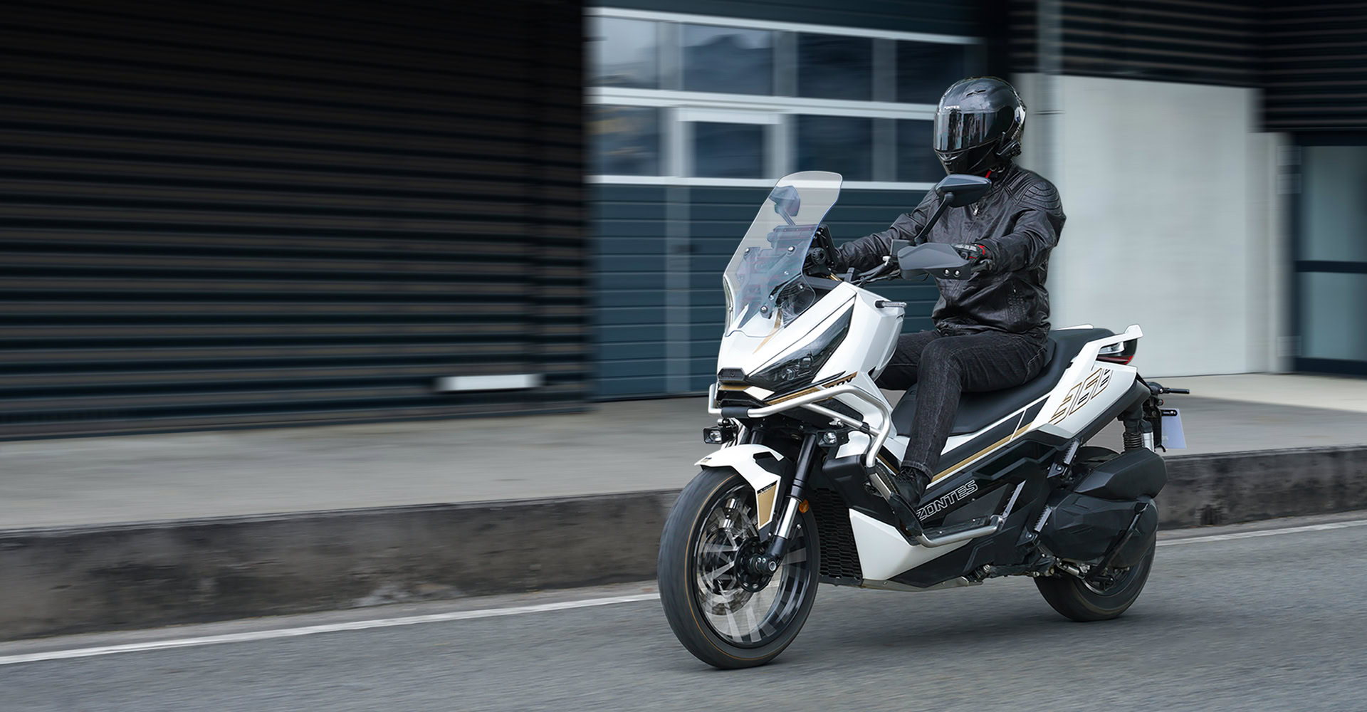 Ở Việt Nam có xe tay ga cốp rộng gấp rưỡi Lead, đầy bình đi 500 km, động cơ khỏe hơn của Honda, Yamaha - Ảnh 3