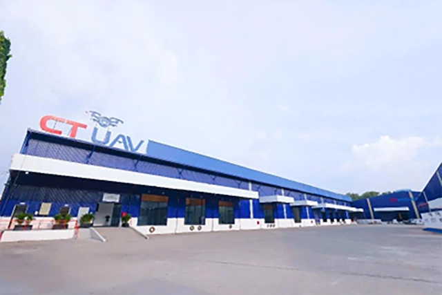 CT UAV - ‘Sốc’ với nhà máy đúc composite tự tiến hóa - Ảnh 1