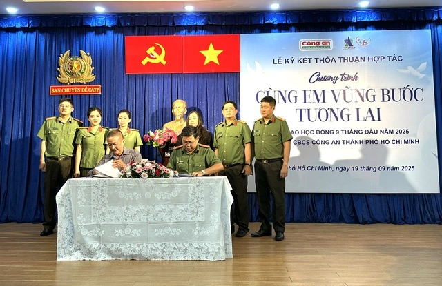 Ban Chuyên đề Công an TP.HCM và Tân Hiệp Phát ký chương trình học bổng hơn 9 tỉ đồng - Ảnh 1