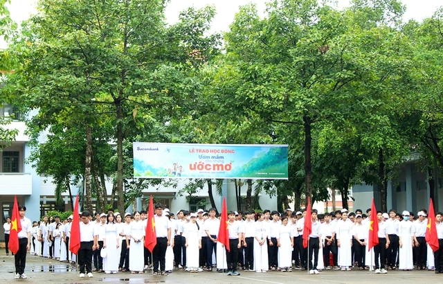 Sacombank ‘Ươm mầm cho những ước mơ’ - chung tay vun đắp thế hệ trẻ - Ảnh 2