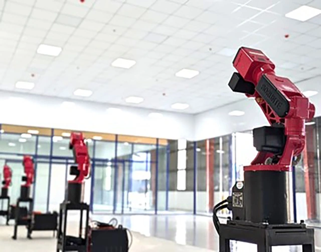 CT UAV - ‘Sốc’ với nhà máy đúc composite tự tiến hóa - Ảnh 4