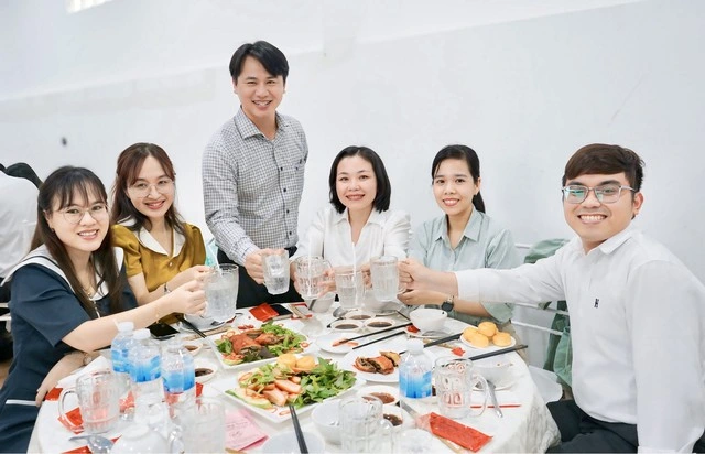 'Bữa cơm Công đoàn' gắn kết người lao động EVNGENCO3 - Ảnh 6