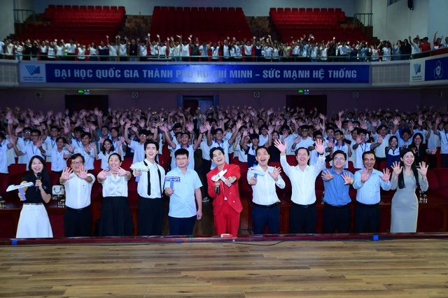 Chuyên gia A.I hàng đầu chia sẻ về ‘A.I thực chiến’ tại sự kiện Unitour Hà Nội - Ảnh 2