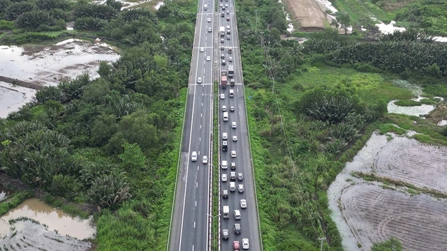 TP.HCM tiến tới Đại hội Đảng bộ lần thứ I: TP.HCM với tầm nhìn 'siêu đô thị quốc tế' - Ảnh 2