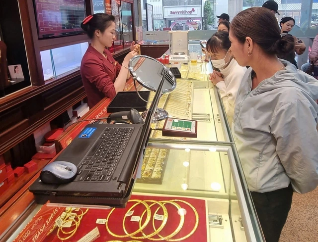 Đề xuất đánh thuế mua bán vàng từ 1 lượng, áp dụng ngay năm nay - Ảnh 2