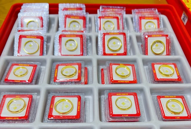 'Có tí vàng tiết kiệm bán đi để chữa bệnh thì không nên đánh thuế' - Ảnh 2