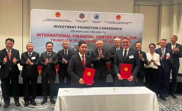 Từ CHLB Đức, Chủ tịch UBND TP.Đà Nẵng cam kết về xây dựng trung tâm tài chính - Ảnh 1