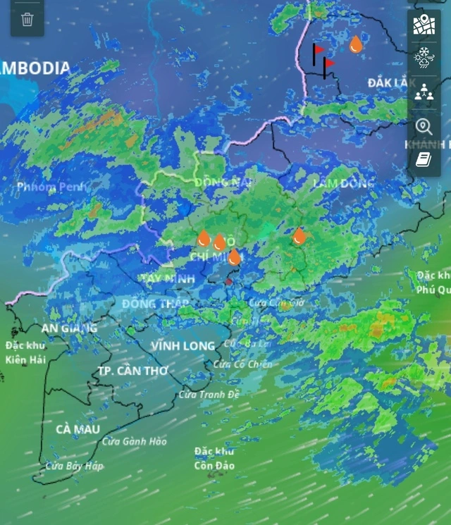 Đêm qua, siêu bão Ragasa gây mưa lớn gần 100 mm ở TP.HCM - Ảnh 1