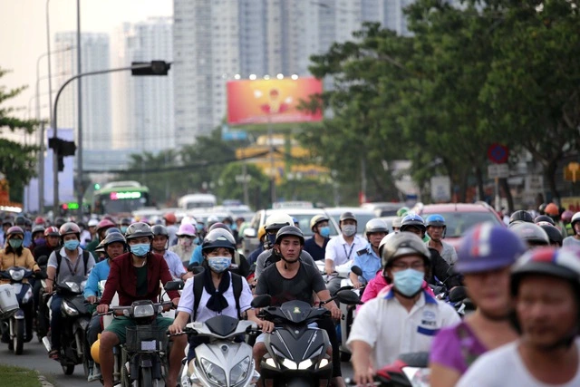 Làm đường trên cao 'cứu' đường Nguyễn Hữu Thọ thoát cảnh ùn tắc liên miên - Ảnh 1
