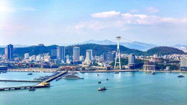 Quảng Ninh khẳng định khát vọng vươn lên thành phố trực thuộc Trung ương - Ảnh 1