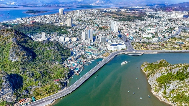 Quảng Ninh khẳng định khát vọng vươn lên thành phố trực thuộc Trung ương - Ảnh 2