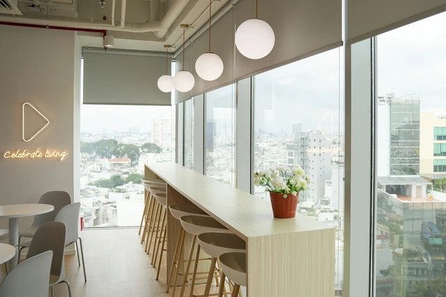 FWD Việt Nam đầu tư mạnh mẽ vào văn phòng hiện đại và bền vững tại TP.HCM - Ảnh 4