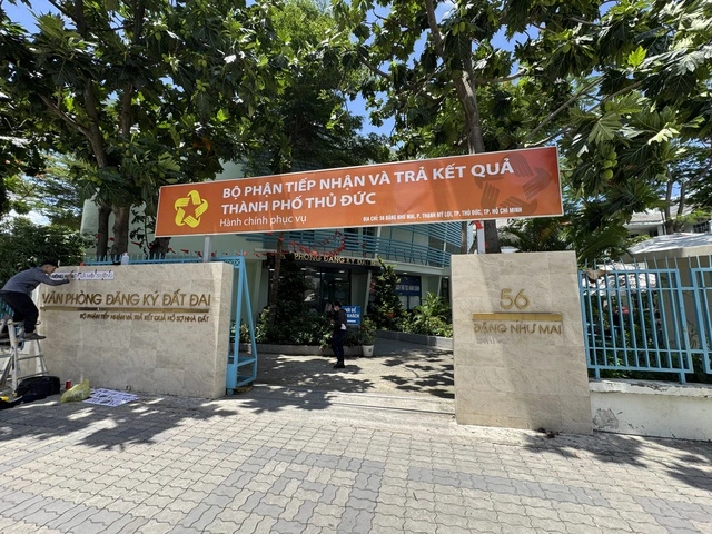 Sau 2 tháng hợp nhất, TP.HCM tiếp nhận gần 10.000 hồ sơ đất đai - Ảnh 1