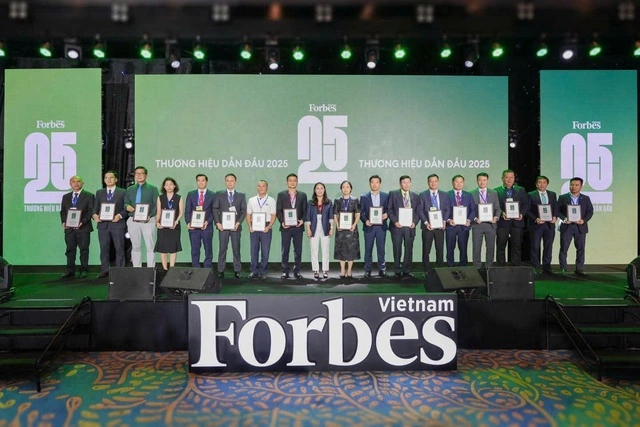 VRG được vinh danh top 25 thương hiệu công ty niêm yết dẫn đầu 2025 - Ảnh 1