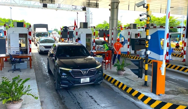 Lo hàng triệu xe mắc kẹt vì tài khoản giao thông - Ảnh 1