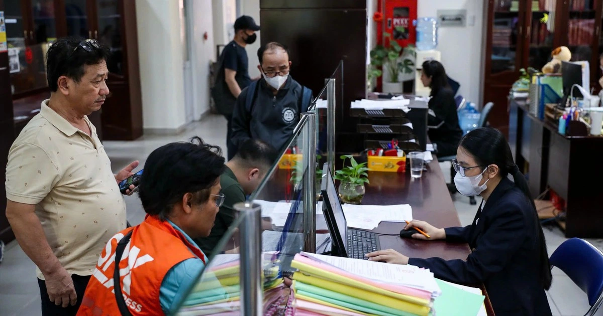 Người làm công ăn lương vẫn nặng gánh vì thuế