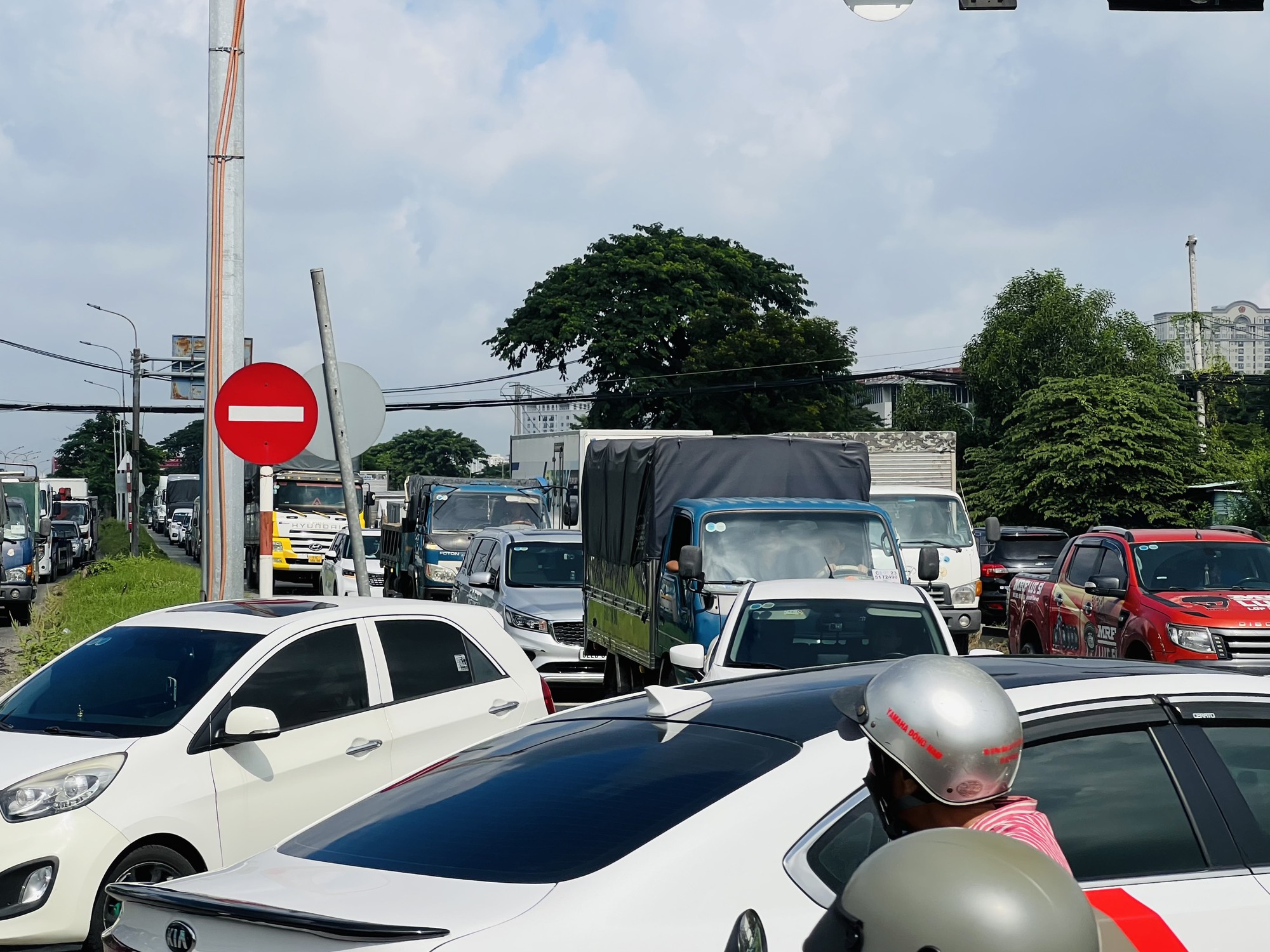 Mở đường thông cầu, khu Nam TP.HCM vẫn kẹt - Ảnh 3