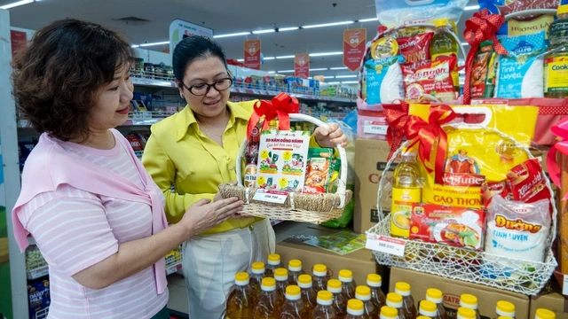 Hệ thống bán lẻ SATRA tung combo ‘đi chợ hộ’ nhân kỷ niệm 30 năm thành lập - Ảnh 2