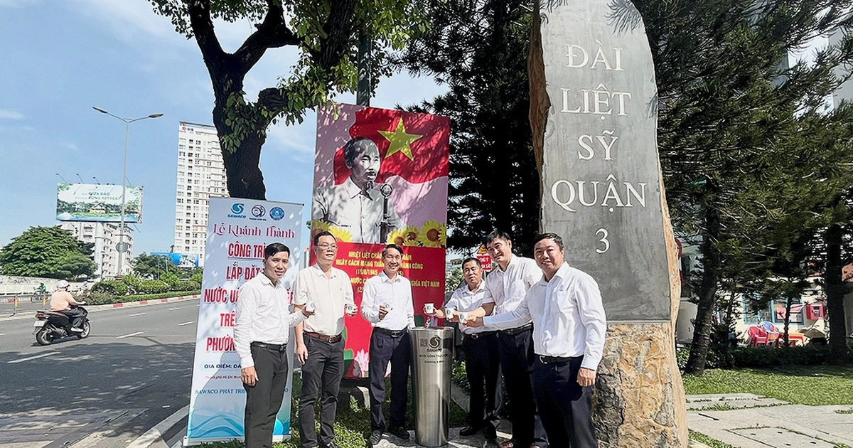 Nước uống trực tiếp - thông điệp văn minh, hiện đại của TP.HCM