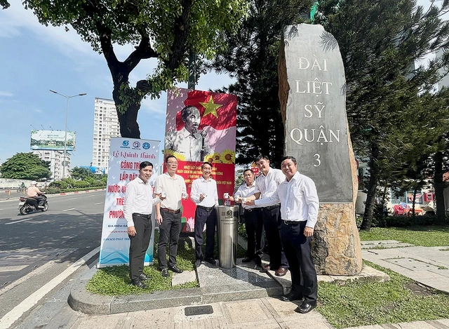 Nước uống trực tiếp - thông điệp văn minh, hiện đại của TP.HCM - Ảnh 1