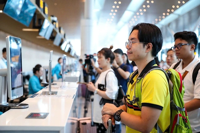 Tăng tốc làm thủ tục bay không giấy tờ - Ảnh 1