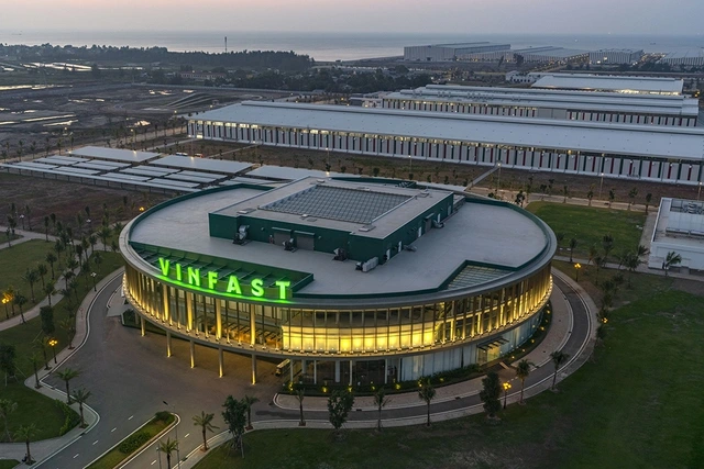 Vingroup khởi kiện cá nhân, tổ chức đưa tin sai sự thật về tập đoàn - Ảnh 1