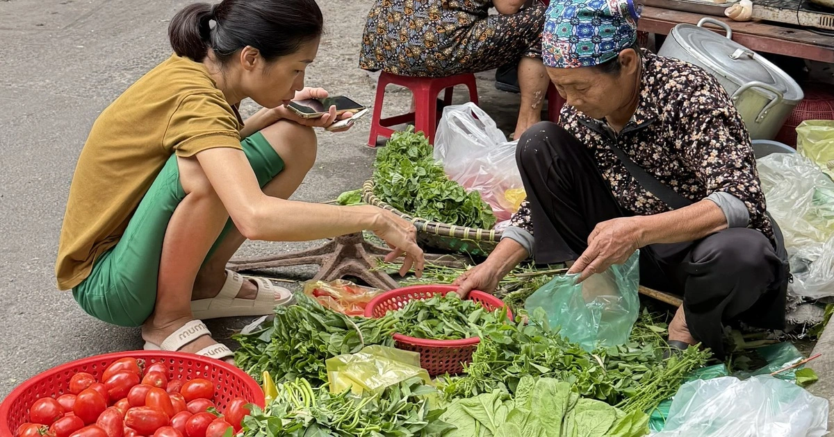 Giá rau xanh tăng 'chóng mặt'