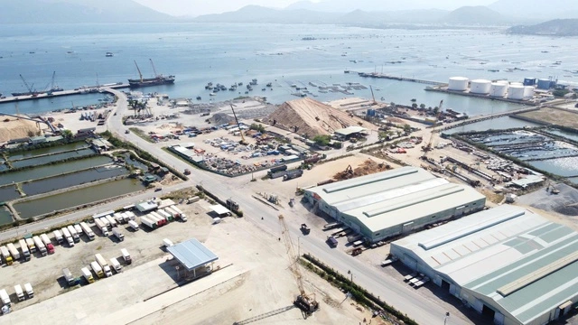 Khánh Hòa sẽ lấn biển xây kho xăng dầu phục vụ sân bay Cam Ranh - Ảnh 1