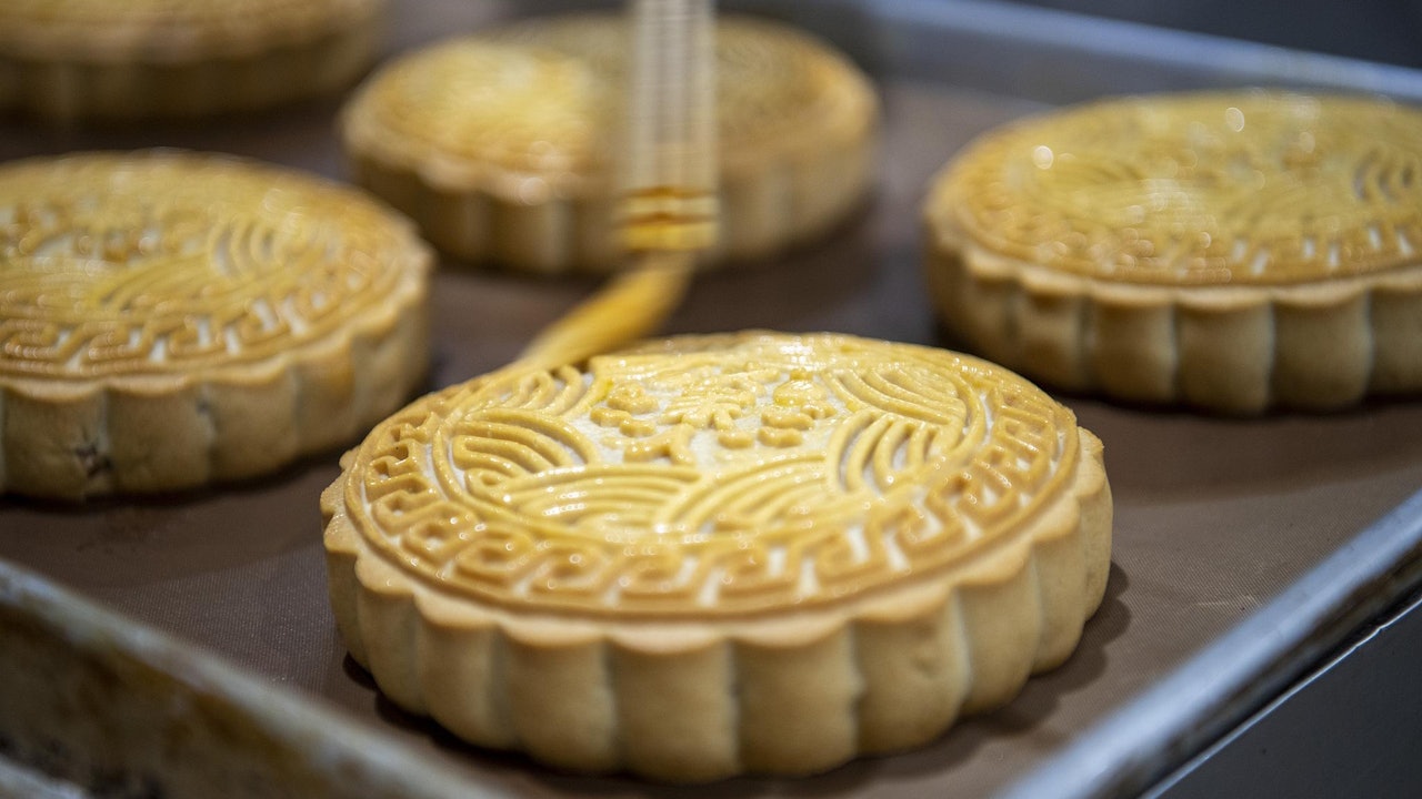 Bác bỏ tin tức “công nhân rơi vào máy làm bánh trung thu tử vong, bánh đã bán ra vài ngày mới phát hiện” rúng động Trung Quốc - Ảnh 1