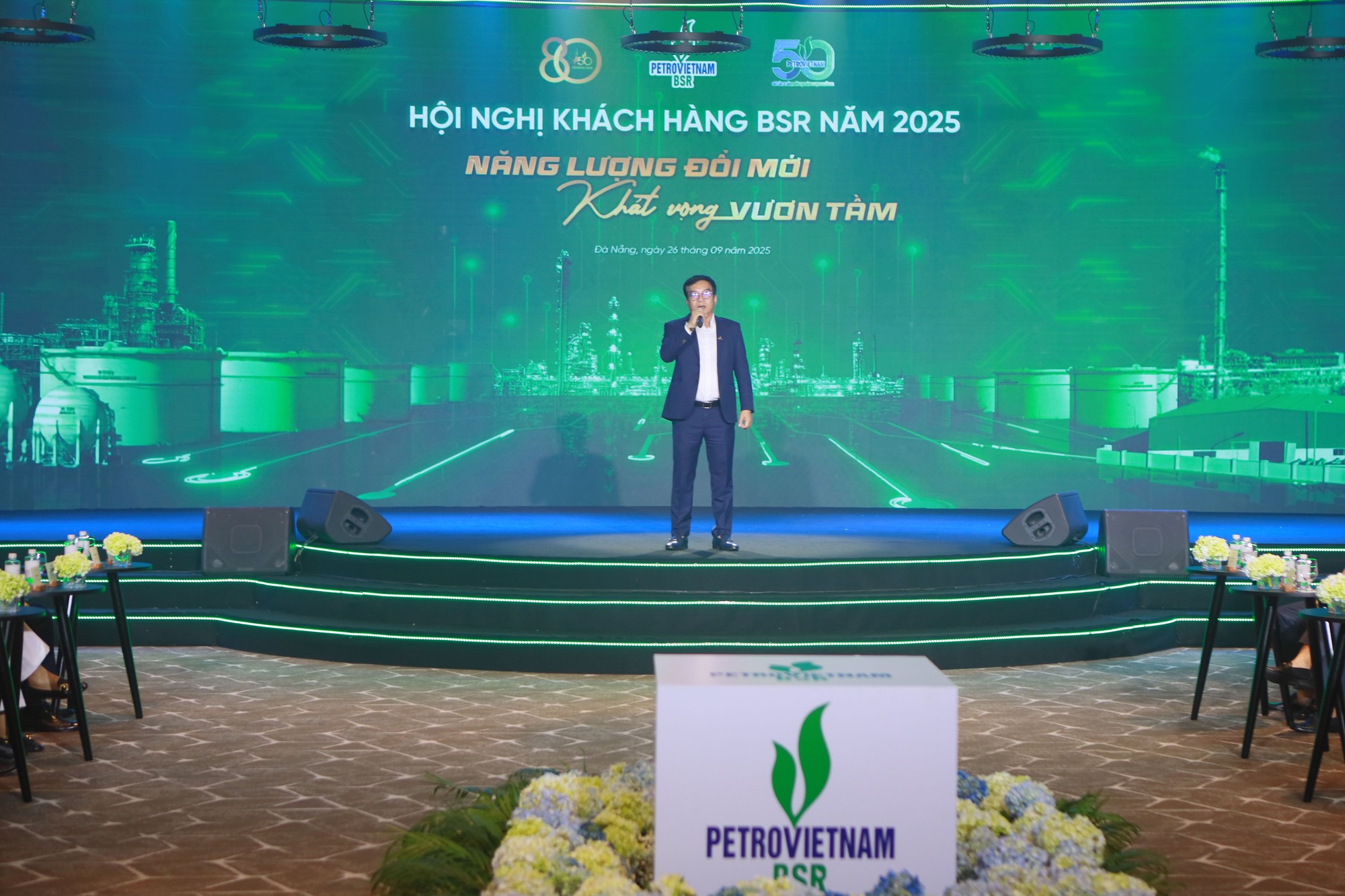 Chưa từng có: CEO bản AI 3D của 'đại gia' lọc hoá dầu 83.000 tỷ Việt Nam xuất hiện, trực tiếp gặp khách hàng - Ảnh 2