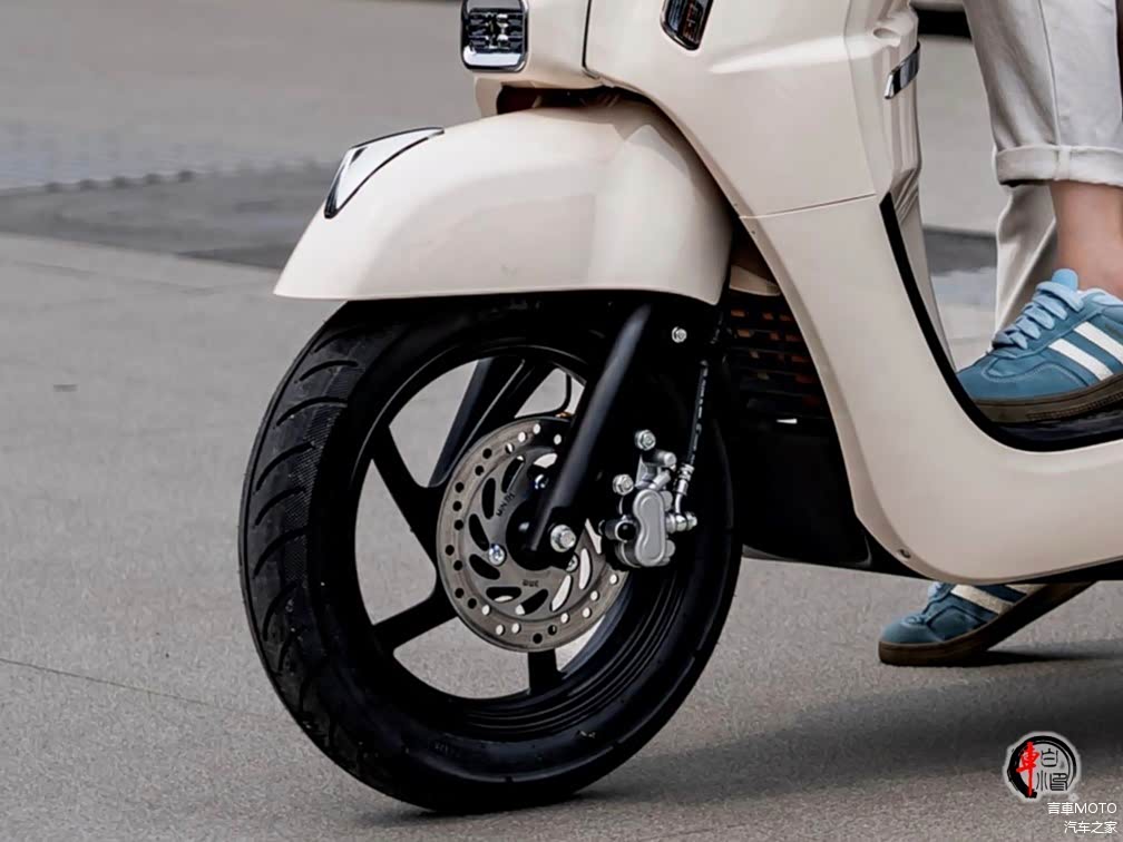 'Tân binh' xe ga 125cc giá 27 triệu đồng ra mắt: ngoại hình như Vespa, trang bị áp đảo Honda Vision - Ảnh 3