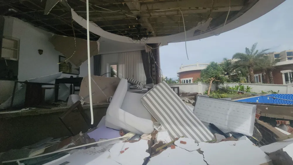 Sở Xây dựng Hà Tĩnh nói gì về vụ nhiều căn villa sát biển đổ sập sau bão số 10? - Ảnh 17