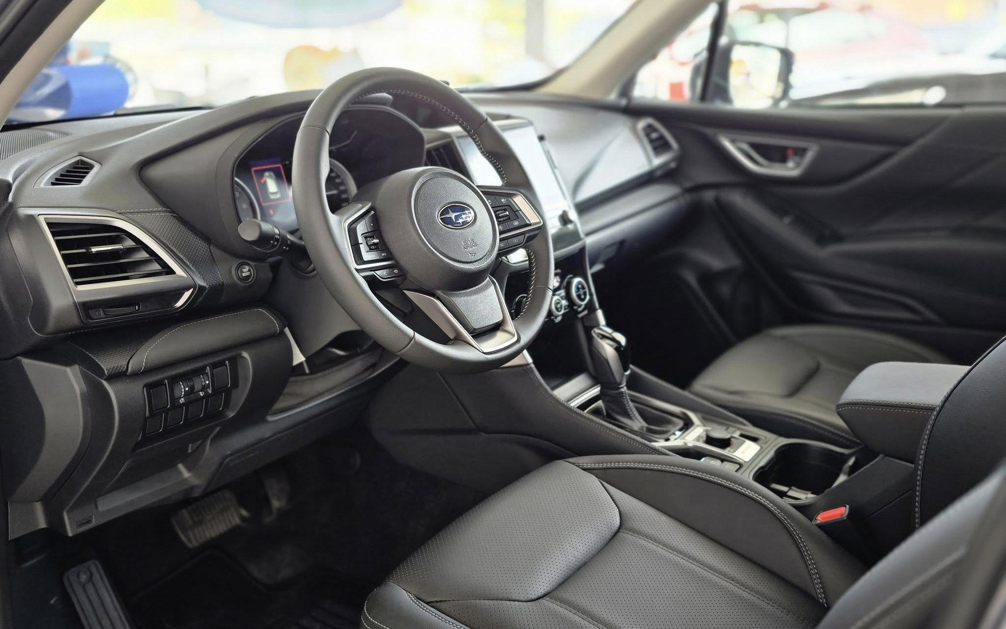 Subaru Forester giảm giá mạnh tại đại lý, dọn kho chờ đời mới sắp ra mắt: Bản đắt nhất còn 919 triệu đồng, ‘dễ thở’ hơn trước CX-5, Territory - Ảnh 5
