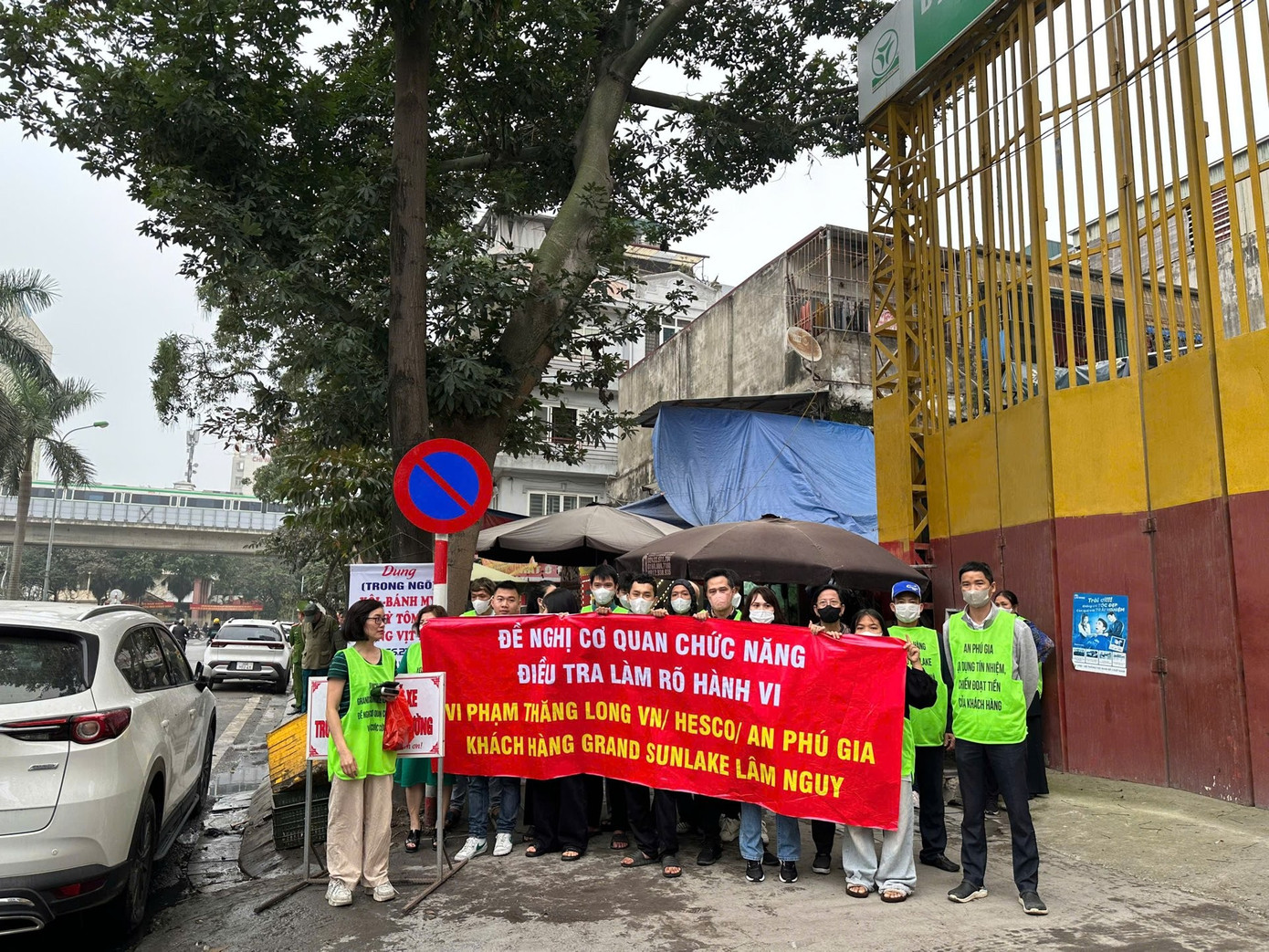 Hàng trăm khách hàng 'sốc' khi nhận thông báo thu hồi căn hộ từ chủ đầu tư Grand Sunlake - Ảnh 1