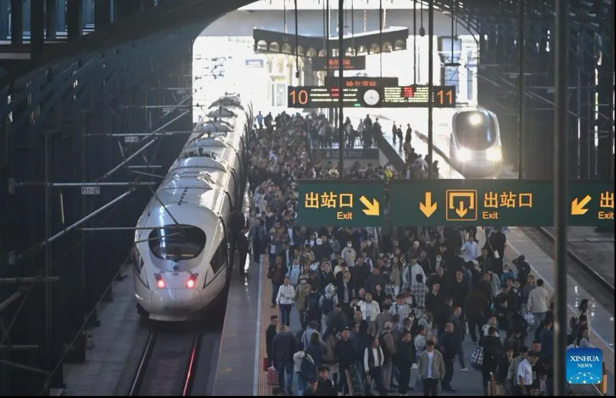 Trung Quốc: Kỷ lục vận chuyển bằng đường sắt trong kỳ nghỉ Quốc khánh - Trung thu - Ảnh 2