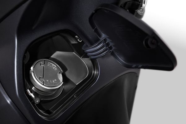 Ra mắt xe tay ga tam giác mạch giá ngang Vision: Ăn xăng 1,75L/100km, cốp lớn, có Smartkey - Ảnh 4