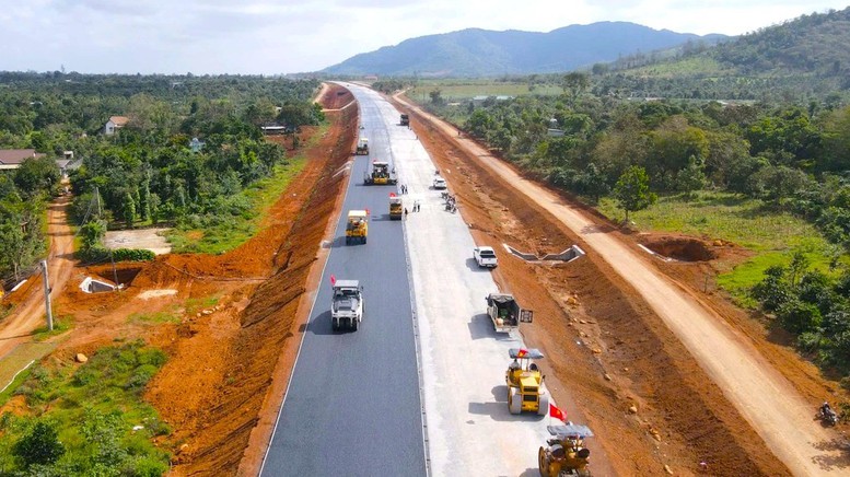 Hoàn thành 20km cao tốc Khánh Hoà - Buôn Ma Thuột trước 19/12 - Ảnh 1