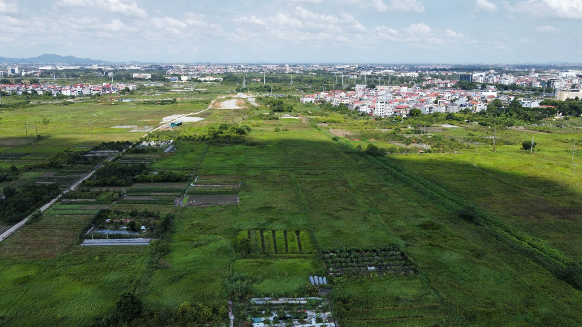 Thay bạn đi xem khu đất sẽ xây dự án nhà ở xã hội lớn nhất Thủ đô: Dự kiến sẽ có gần 7.000 căn hộ, sát công viên 100 ha của Sun Group - Ảnh 1