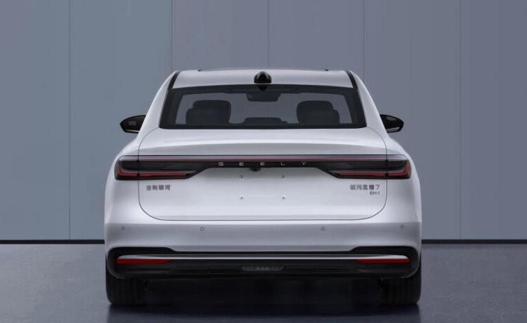 Hãng xe xây nhà máy tại Thái Bình nhá hàng sedan giá rẻ mới: Kích thước ngang cỡ Toyota Camry, hệ thống hybrid NordThor AI 2.0 mới - Ảnh 2